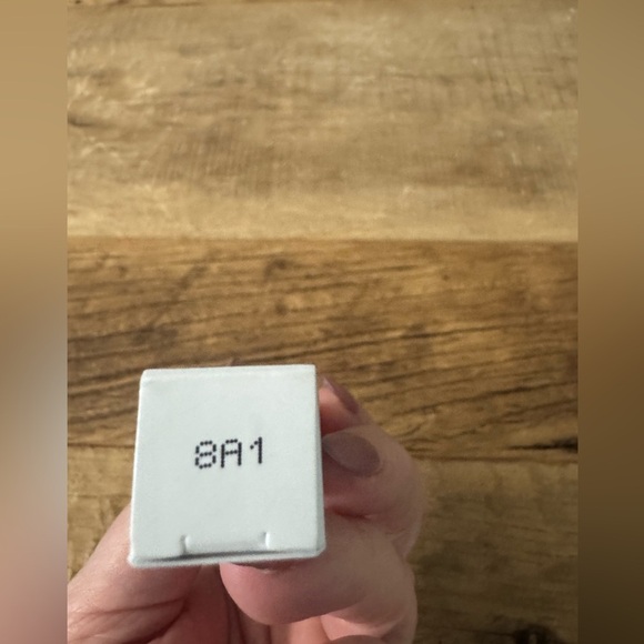 NEW Laura Geller Nude Kisses Lip Hugging Lip Gloss ~ Smooch - Picture 6 of 8